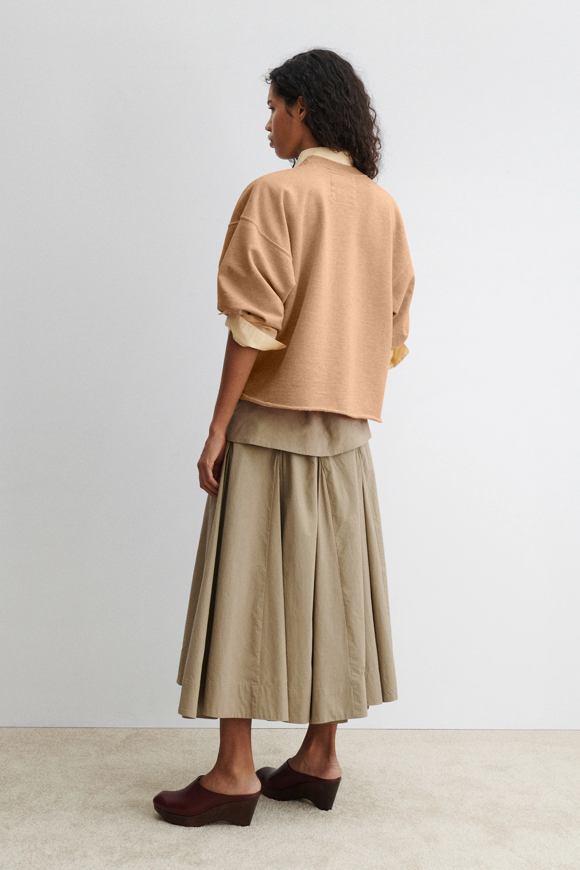 Fond Sweatshirt - Image 17