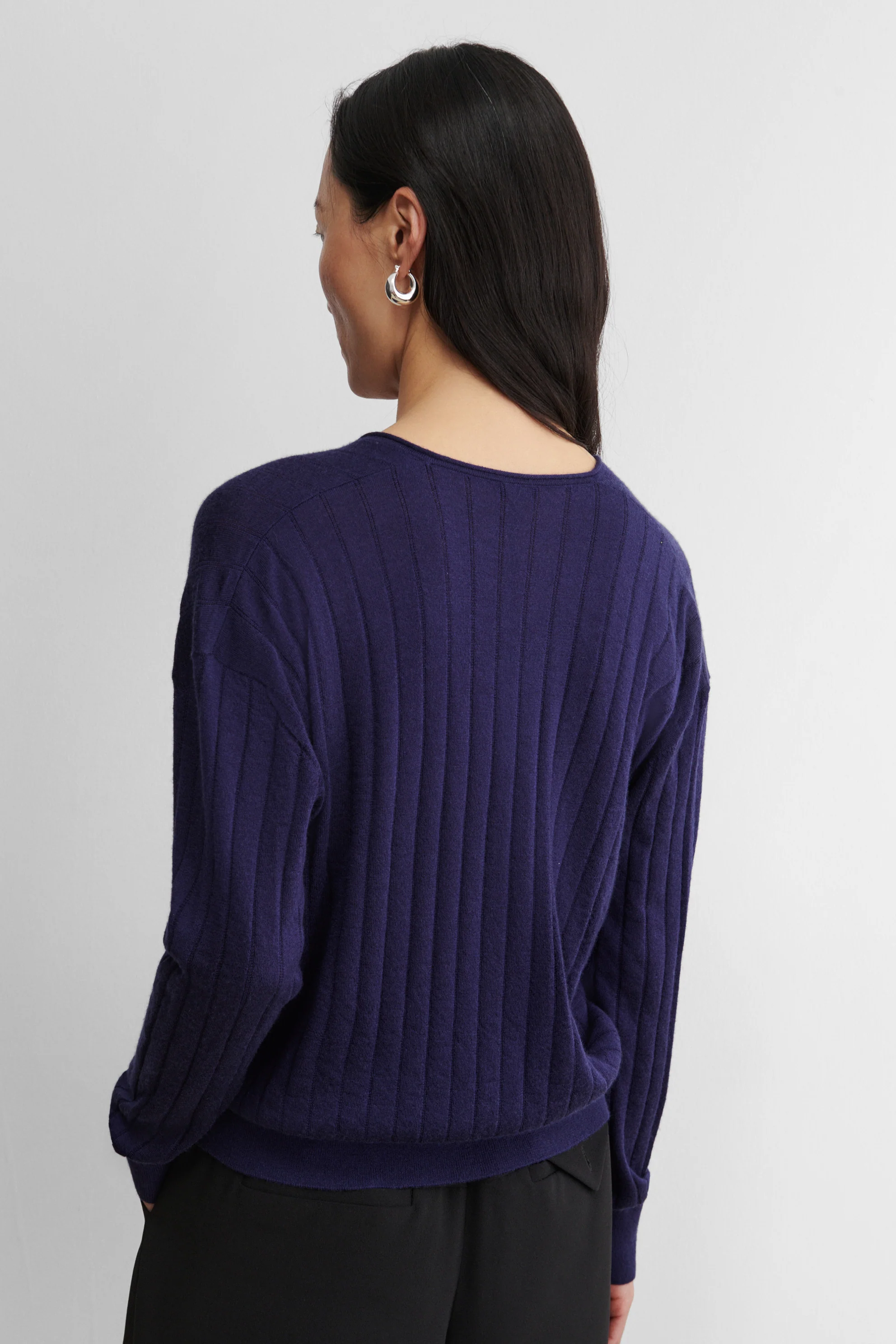 Marion V-Neck - Image 26