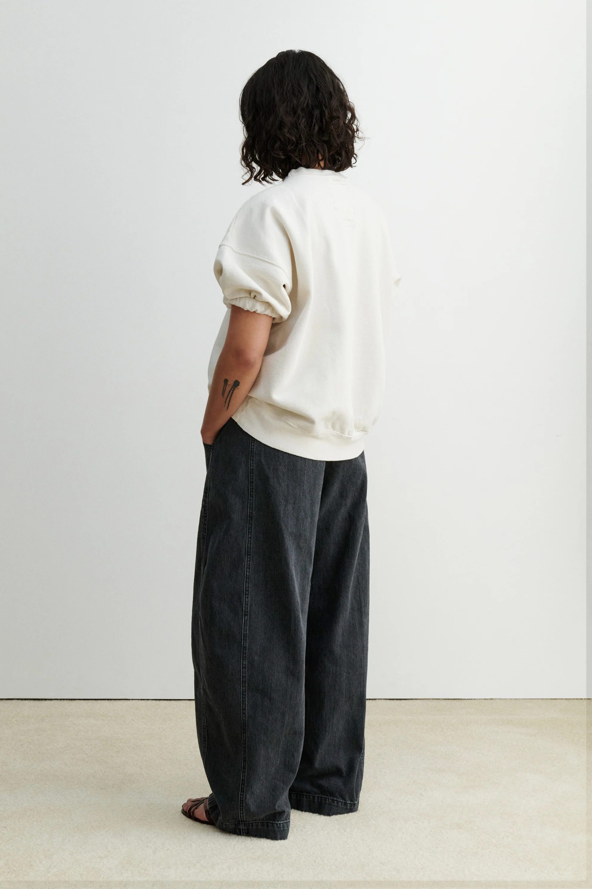 Stanza Sweatshirt - Image 17